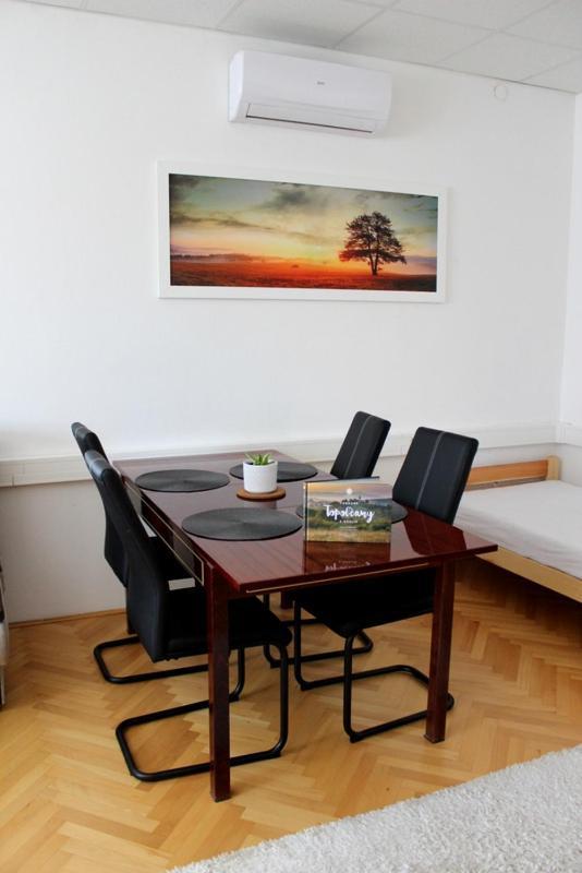 Apartmanovy Dom Stummerova Topolcany Exterior photo